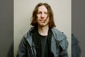 „Neįmanoma nepastebėti ir sunku pamiršti“: ilgai lauktas britų elektroninės muzikos atlikėjas Rival Consoles atvyksta į Lietuvą