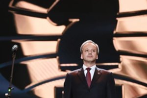 Tarptautinė šachmatų federacija praskydo – už 45 tūkst. eurų vėl leis rusams žaisti