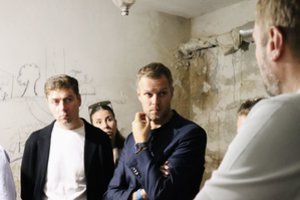 G. Landsbergis Ukrainoje susitiko su išgyvenusiais įkaitais: 300 žmonių keturias savaites buvo laikomi mokyklos rūsyje