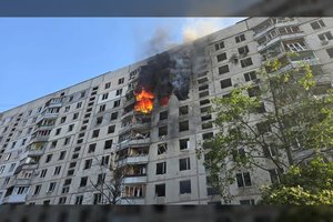 Rusams smogus į namą Charkive – gyvųjų paieškos: sužeistųjų virš 40, tarp jų – 4 vaikai