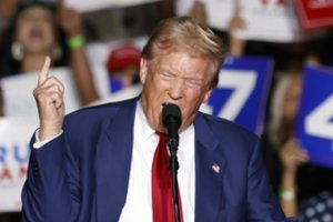 D. Trumpas socialiniame tinkle: „NEKENČIU TAYLOR SWIFT'“