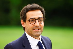 Prancūzija į Europos Komisiją pasiūlė užsienio reikalų ministro S. Sejourne kandidatūrą