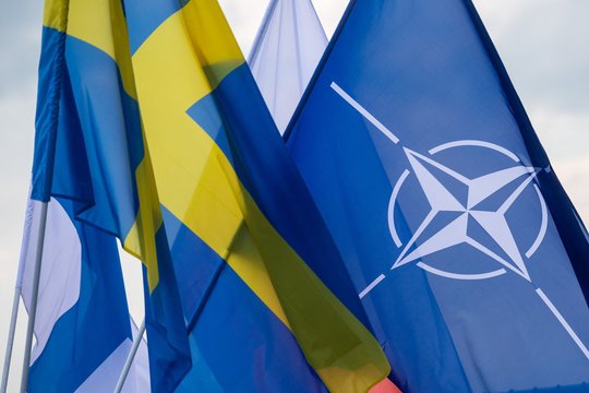 Švedija teigia, kad yra pasirengusi vadovauti NATO pajėgoms Suomijoje