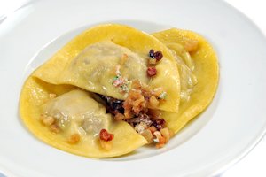 Kodėl negalima mesti koldūnų į verdantį vandenį: štai kaip juos reikia teisingai virti