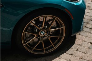 BMW tikrins beveik 1,5 milijono automobilių: rado problemą stabdžių sistemoje