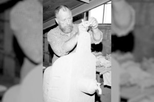 Mirė skulptorius Juozas Lebednykas