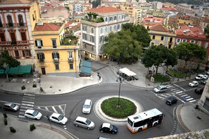 Italija spardosi Europos Sąjungos draudimui parduoti automobilius su vidaus degimo varikliais: planus vadina utopija