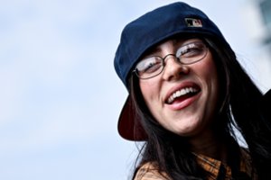 Dar viena muzikos superžvaigždė ragina amerikiečius balsuoti už K. Harris