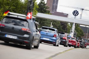 „Volkswagen“ gamyklų uždarymo klausimas aštrėja: nutraukė sutartį su darbuotojų profsąjungomis