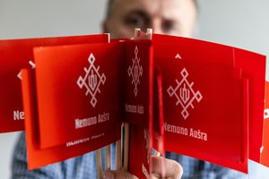 „Jozitos“ čekiai su „Nemuno aušros“ agitacija atsidūrė VRK akiratyje: pradėjo tyrimą, prašys situaciją įvertinti ir VMI