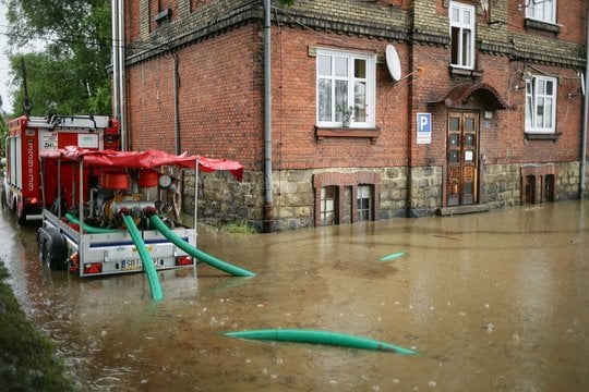 Po neregėtų potvynių Centrinėje Europoje skamba pavojaus varpai: mokslininkai kaltina klimato kaitą