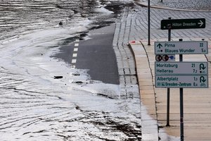 EK vadovė paskelbė apie 10 mlrd. eurų skyrimą nuo potvynių nukentėjusioms šalims