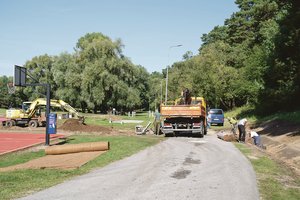  Kauniečiai piktinasi: griovius išrausė, smėlį išvežė, pėsčiųjų taką sugadino