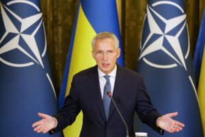Iš J. Stoltenbergo – griežtas įspėjimas Vakarams: „Greičiausias būdas užbaigti karą Ukrainoje – jį pralaimėti“