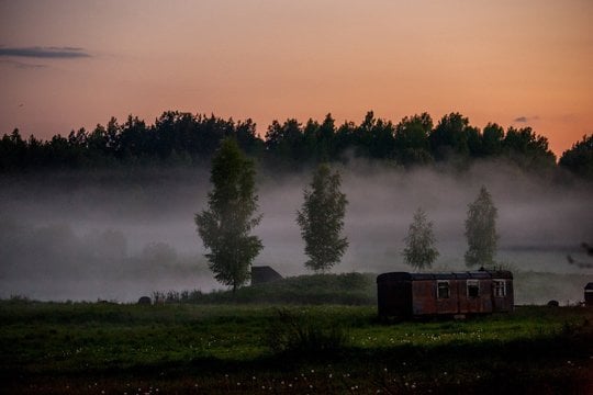 Nors bus šilta, oras primins rudenį: lis lietus, pasirodys rūkas