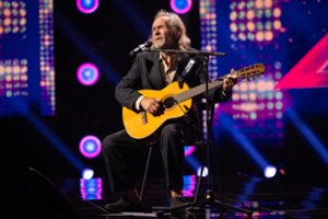 Senjoras užbūrė „X faktoriaus“ teisėjus: Samas panoro perdainuoti jo dainą, o M. Mikutavičius pripažino nematęs nieko panašaus