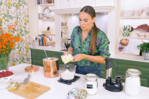 K. Starkienė atvėrė savo namų sostinėje duris: koks pyragas čia tiesiog tirpsta burnoje?