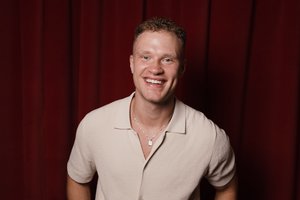 Žinomas šokėjas Ustin: „Rankos dreba, kojos dreba, negaliu su savimi susitvarkyti, jaučiu didžiulę baimę“