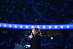 Kamala Harris sutiko dalyvauti dar vienuose debatuose su Donaldu Trumpu