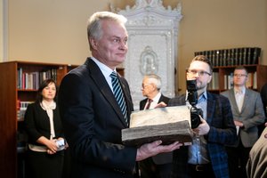G. Nausėda lankysis Amerikos lietuvių kultūros archyve: siekia grąžinti dalį artefaktų į Lietuvos regioninius muziejus