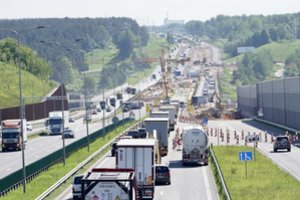 Nuo ketvirtadienio keičiasi eismo organizavimo tvarka A. Meškinio tiltu: kaip reikės važiuoti