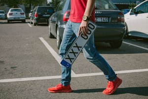 Nauja numerio ženklų serija „Regitroje“: kokias kombinacijas galės įsigyti automobilių ir mopedų savininkai