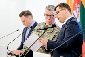 Naujų kaltinimų sulaukęs V. Rupšys pripažino žmonos apsilankymą pas karo medikus, bet kaltina L. Kasčiūną