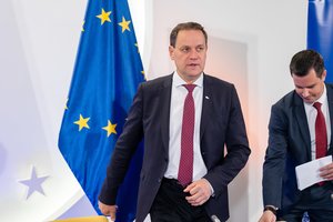 Akibrokštas iš V. Tomaševskio: gal ir karo nebūtų, jeigu Lietuva nebūtų parėmusi Baltarusijos revoliucijos