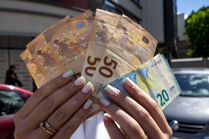 EBPO šiek tiek padidino pasaulinio BVP augimo prognozę