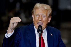 V. Zelenskiui – vėl pasipylusi D. Trumpo kritika dėl karo Ukrainoje ir derybų