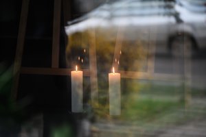 Net laidotuvės – proga parodyti statusą: kas Lietuvoje samdo apsaugą, kas – policijos palydą