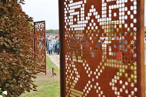 Kaimo parką moterys pavertė traukos vieta – išpuošė labai netradiciškai