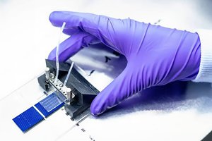 Naujoviškas saulės elementas – pats sau akumuliatorius