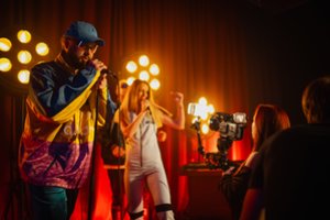 Remis Retro ir grupė „Karališka Erdvė“ kviečia šokti kaip moki