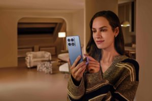 „Xiaomi“ pristatė naujus išmaniųjų telefonų flagmanus – dirbtinio intelekto funkcijos, naktinė fotografija ir produktyvumas