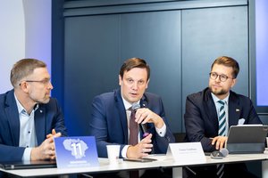 „Vardan Lietuvos“ atstovai tikina turintys atsakymą, kaip reglamentuoti vienos lyties porų santykius: ieškosime kompromisų