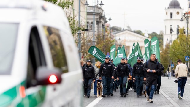 Policijos bendruomenė Vilniuje suorganizavo eitynes: ragina didinti atlyginimus