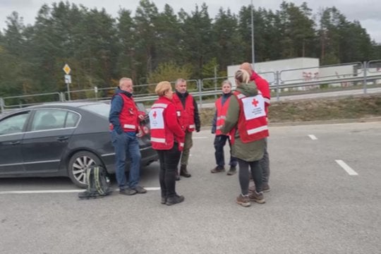 15-mečio paieškos Vilniuje: savanoriai ir Raudonasis Kryžius šukuoja upės pakrantes