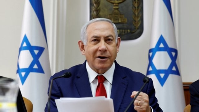 B. Netanyahu Irano ataką pavadino didžiule klaida: imsis atsakomųjų veiksmų