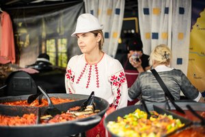 Persigalvojo dėl prekiautojų mugėse – jiems netaikys reikalavimo aptarnauti klientus lietuvių kalba