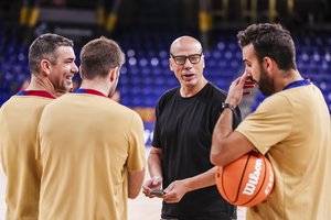 Prieš mačą su „Žalgiriu“ – „Barcelona“ trenerio pagyros kauniečiams: „Tai – ypatinga komanda“