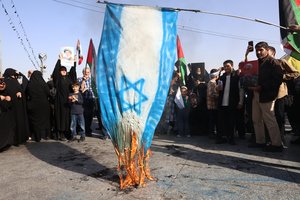 Izraelyje gyvenanti lietuvė papasakojo, kas dėjosi antradienio vakarą: sirena mus pagavo viduryje gatvės