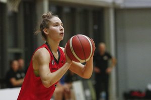 „Kibirkštis“ moterų lygoje nepasigailėjo Šiaulių komandos