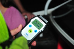 Tokių vairuotojų nuo kelionių nesustabdo net kone mirtinos alkoholio koncentracijos: savo promilių skaičiumi nustebina ir pareigūnus