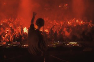 Naujajame „Kablio“ sezone – tik didelių gabaritų naktys su scenos įžymybėmis