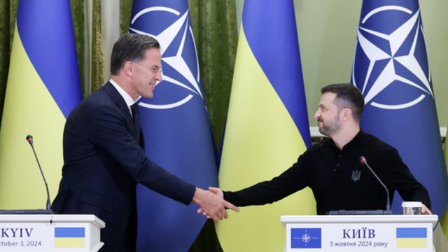 M. Rutte kaip NATO vadovas spaudė ranką V. Zelenskiui: vizitas Kyjive – aiškus ženklas