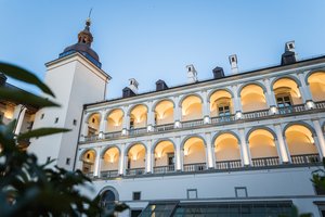 Valdovų rūmų lobyną papildė LDK laikais sukurtas vertingas Lietuvos auksakalių kūrinys