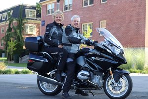 Nuo motociklų iki NASA teleskopų ir juodųjų skylių: JAV universiteto lietuvis profesorius apie Visatos principus