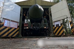 Skelbia, kad Rusijoje pradėjo patruliuoti branduolinių raketų paleidimo sistemos