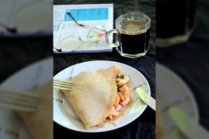 Tingiems savaitgalio pusryčiams – blynai su labai gardžiu įdaru